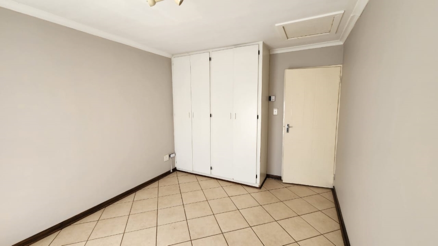 2 Bedroom Property for Sale in Langenhovenpark Free State